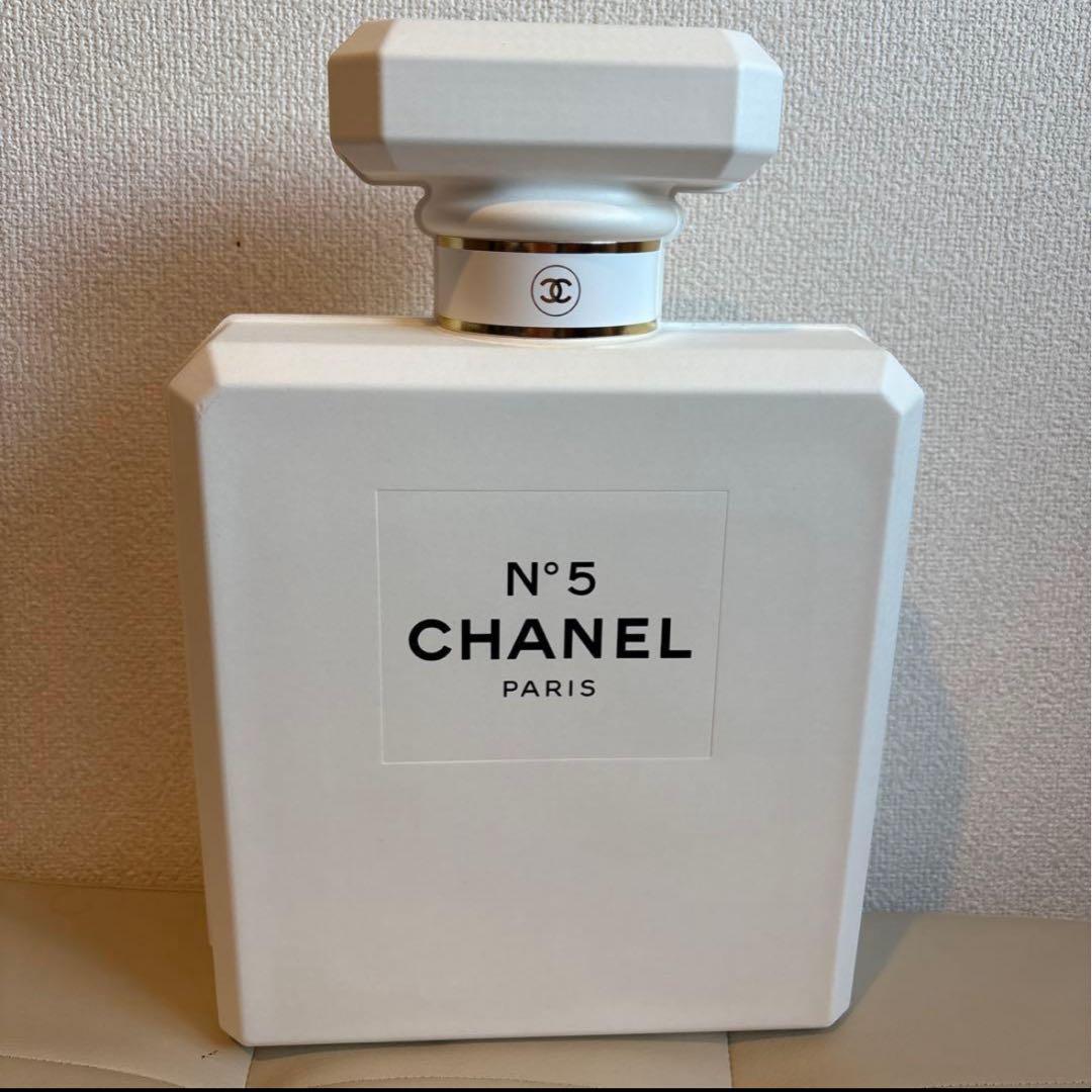 シャネル アドベントカレンダー ボトル型ケースのみ