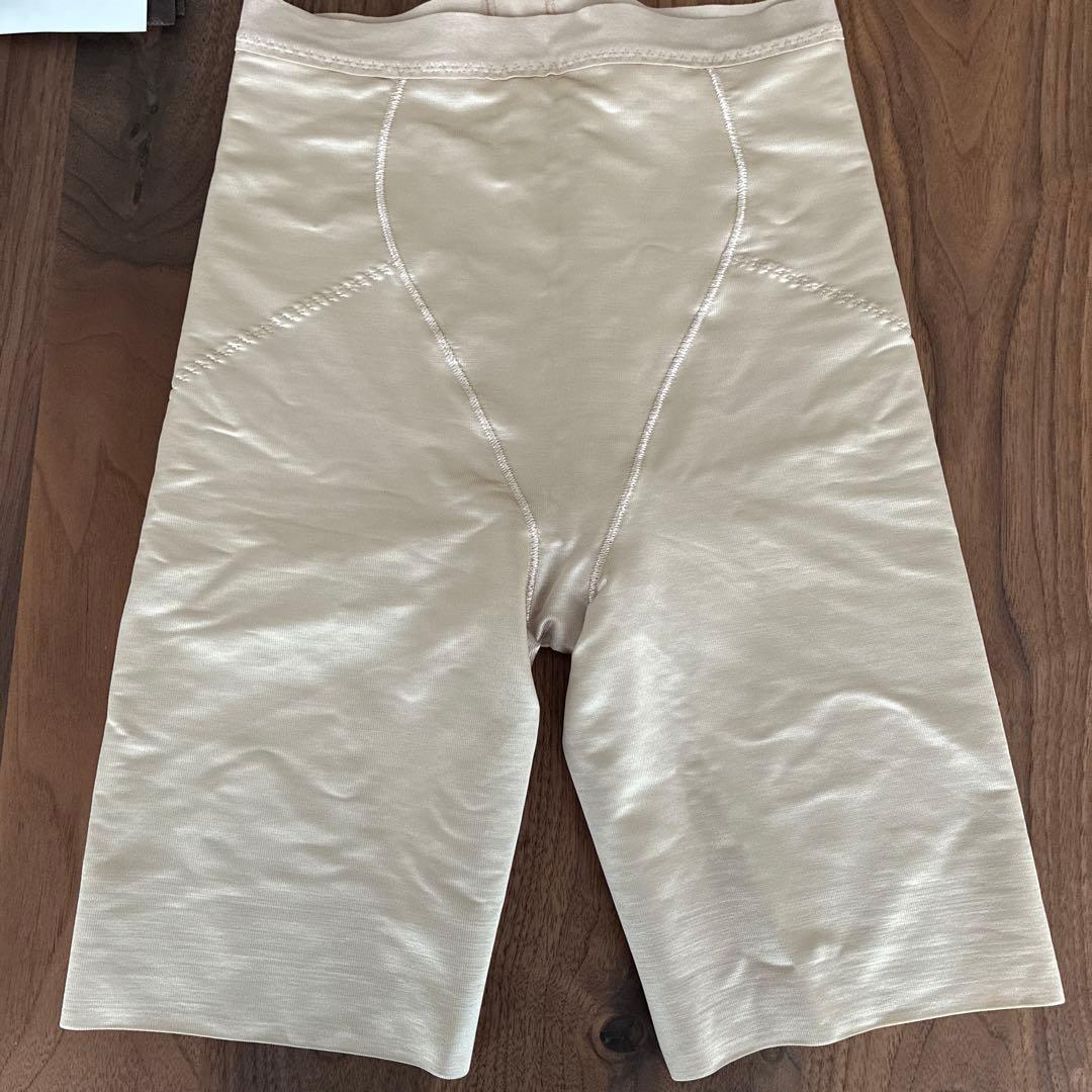 D70トリートドレッシングショートビスチェ、ロングガードルLサイズ