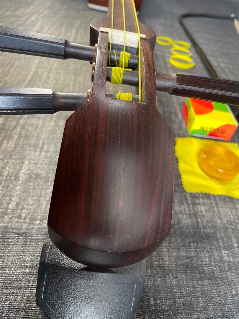 胡弓紫檀三折れ棹，胴花梨材，竹弓，付属品