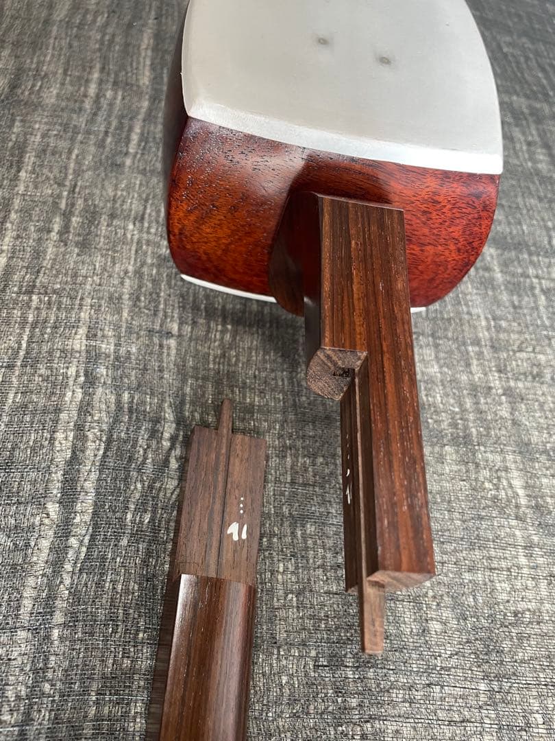 胡弓紫檀三折れ棹，胴花梨材，竹弓，付属品