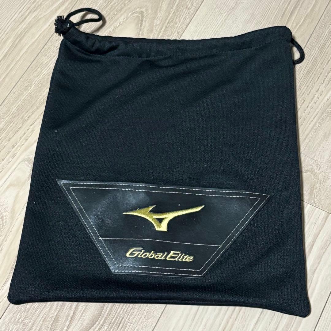 美品 MIZUNO グローバルエリート 大人用 軟式 内外野手グローブ 専用袋付