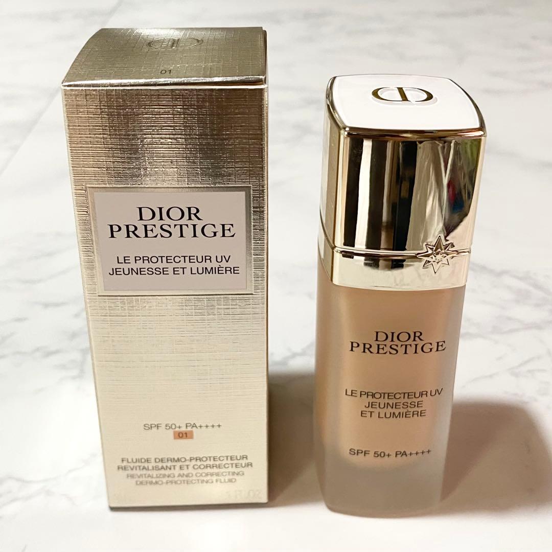 Dior プレステージ ホワイトルプロテクターUVルミエール　BB 01