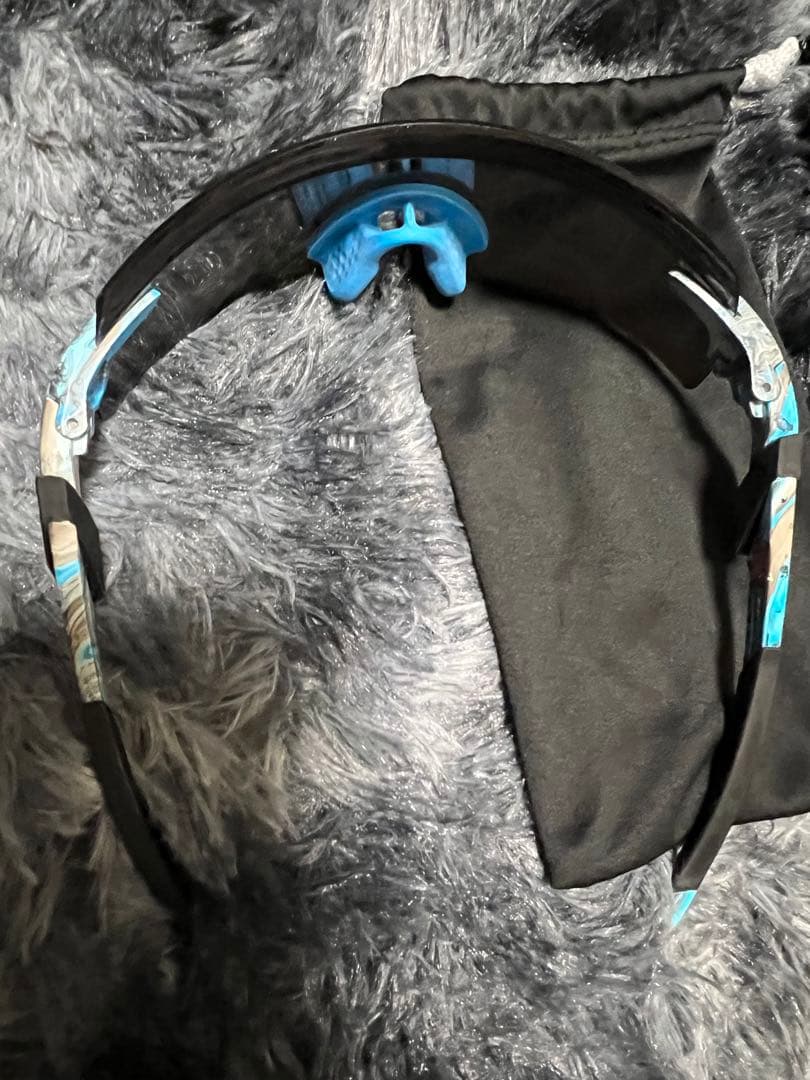 Oakley サングラス 青色レンズ ケース付き