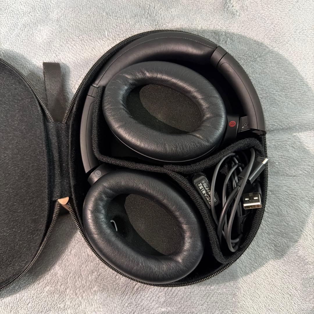 SONY wh 1000xm4 ヘッドホン　ケース付き