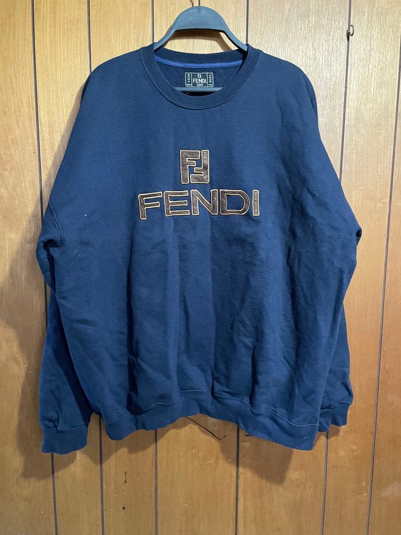 FENDI ネイビー クルーネック トレーナー