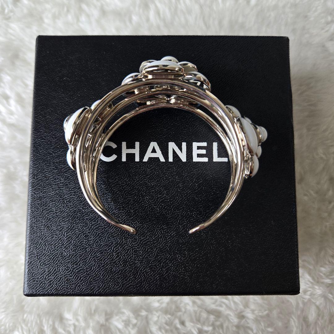 ⭐CHANEL⭐　シャネル　カメリア　バングル　ストーン　ホワイト　98C