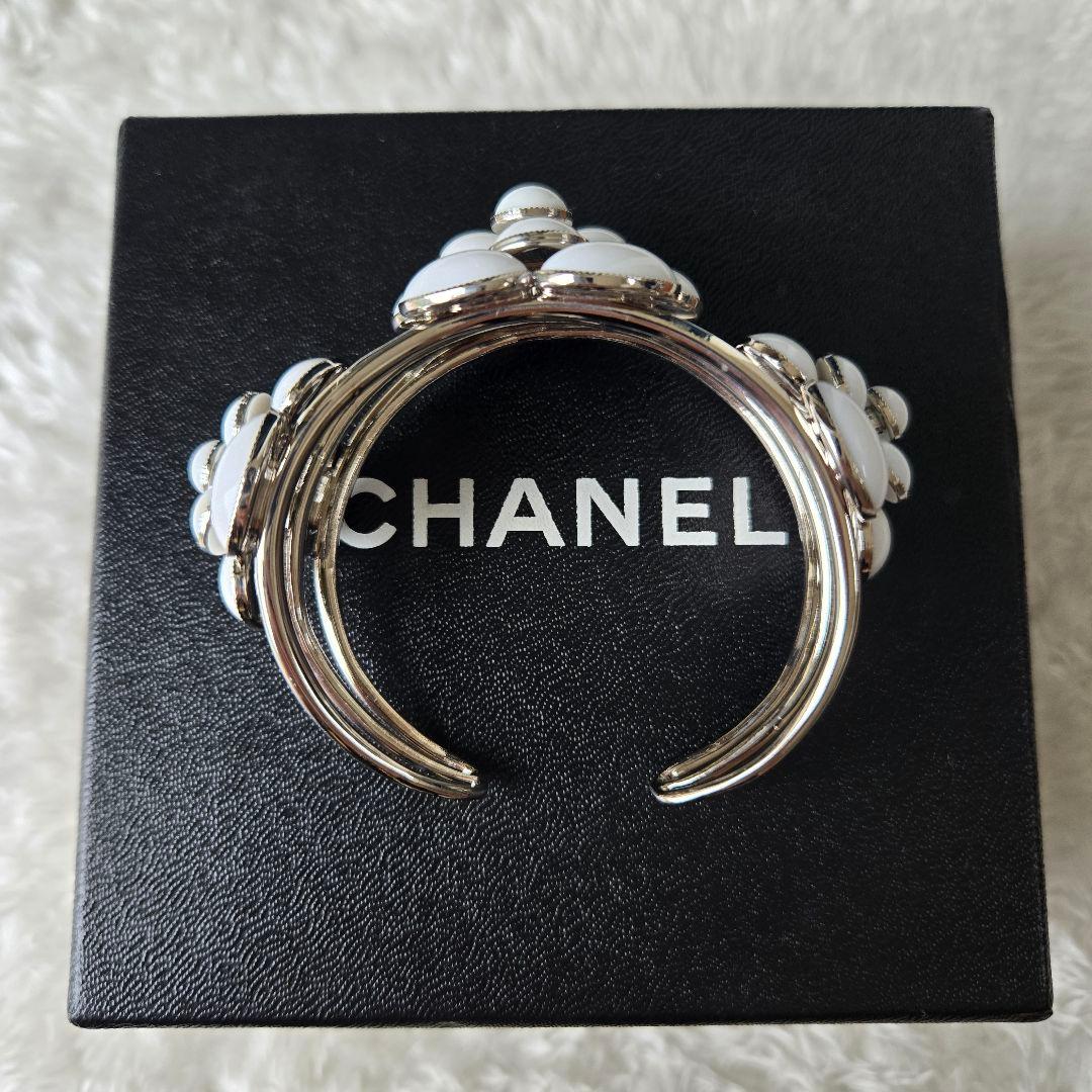 ⭐CHANEL⭐　シャネル　カメリア　バングル　ストーン　ホワイト　98C