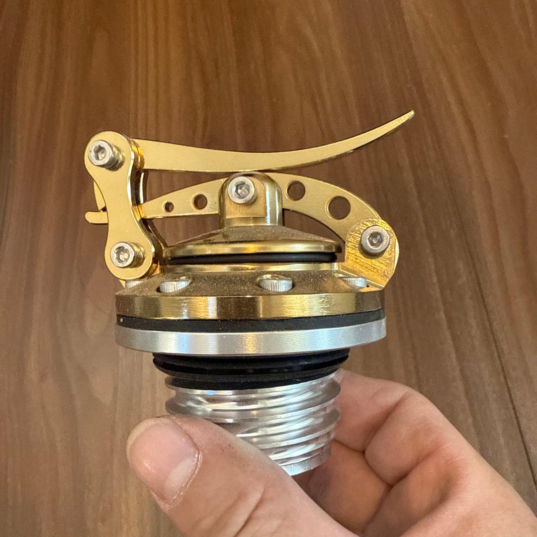 ハーレー　真鍮　燃料タンクキャップ