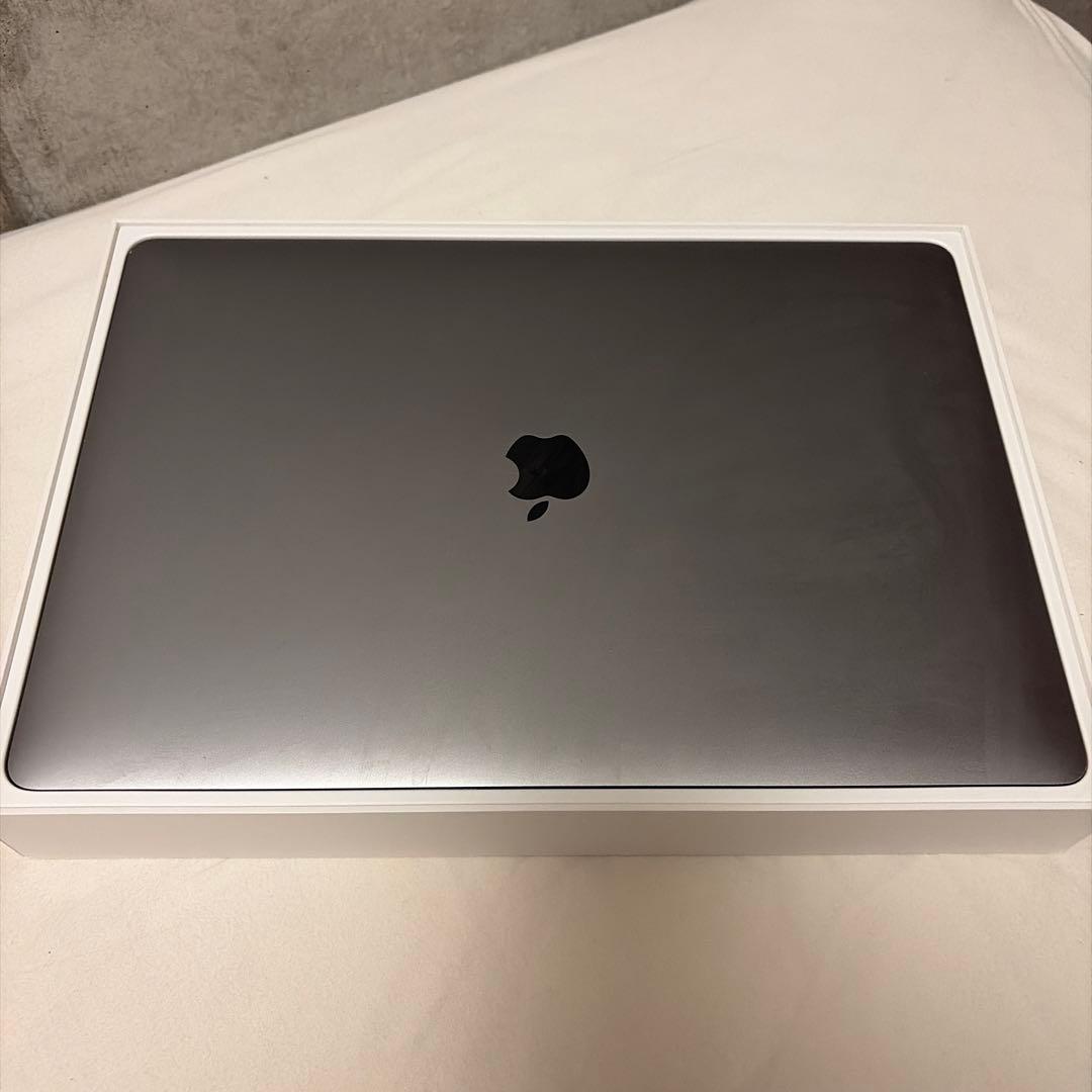 MacBook Pro 2018 15.4インチ　スペースグレイ