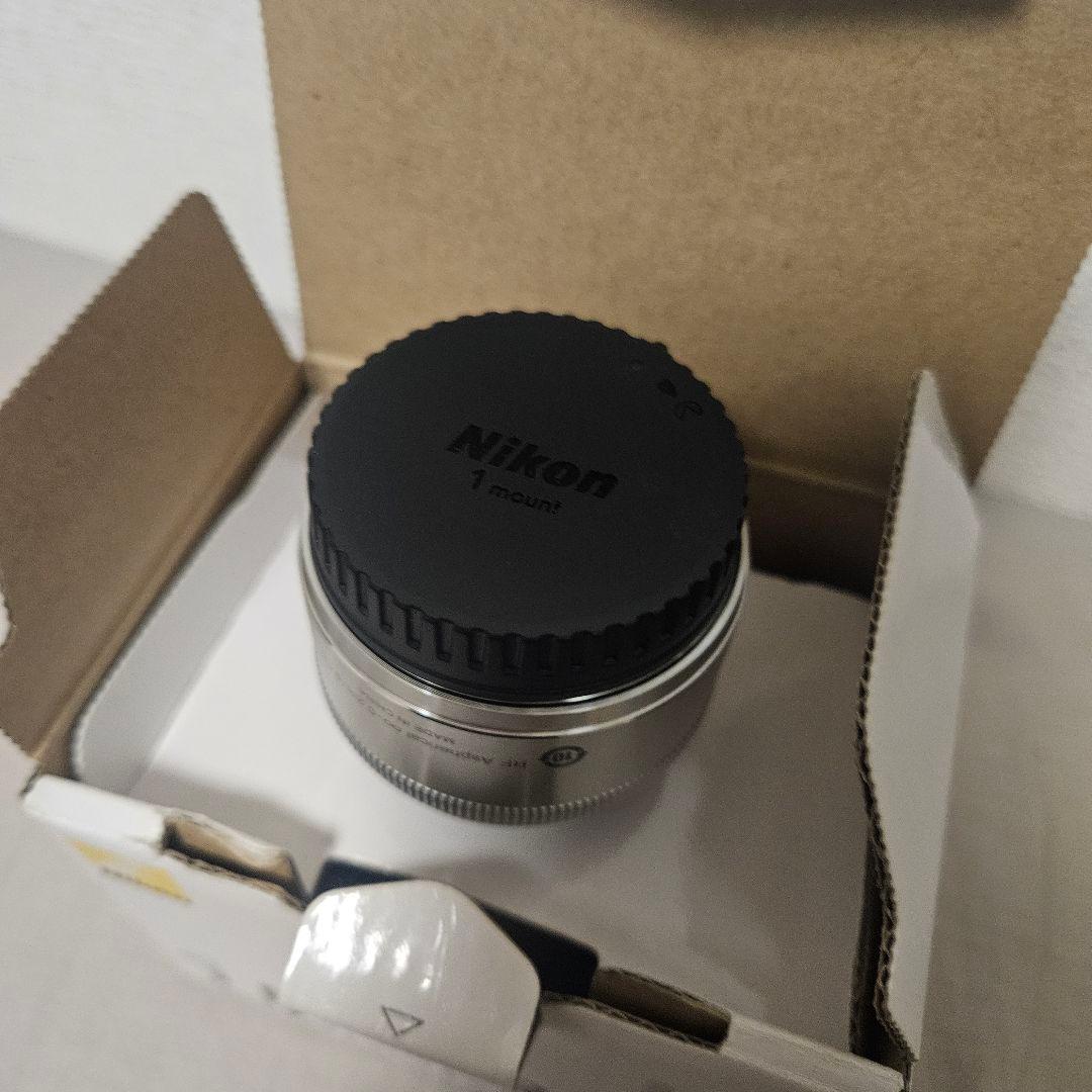 Nikon 1 NIKKOR 18.5mm f/1.8 シルバー