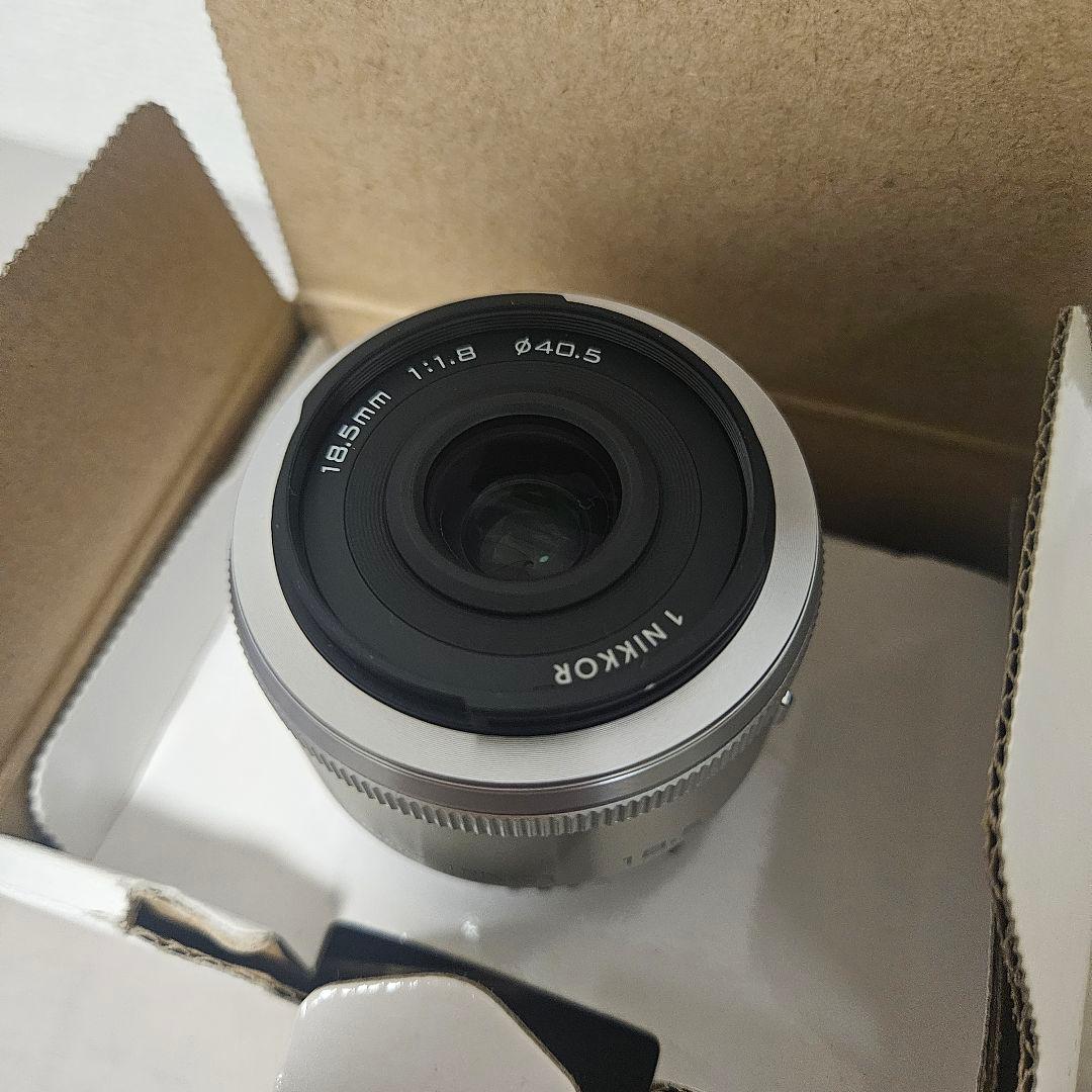Nikon 1 NIKKOR 18.5mm f/1.8 シルバー