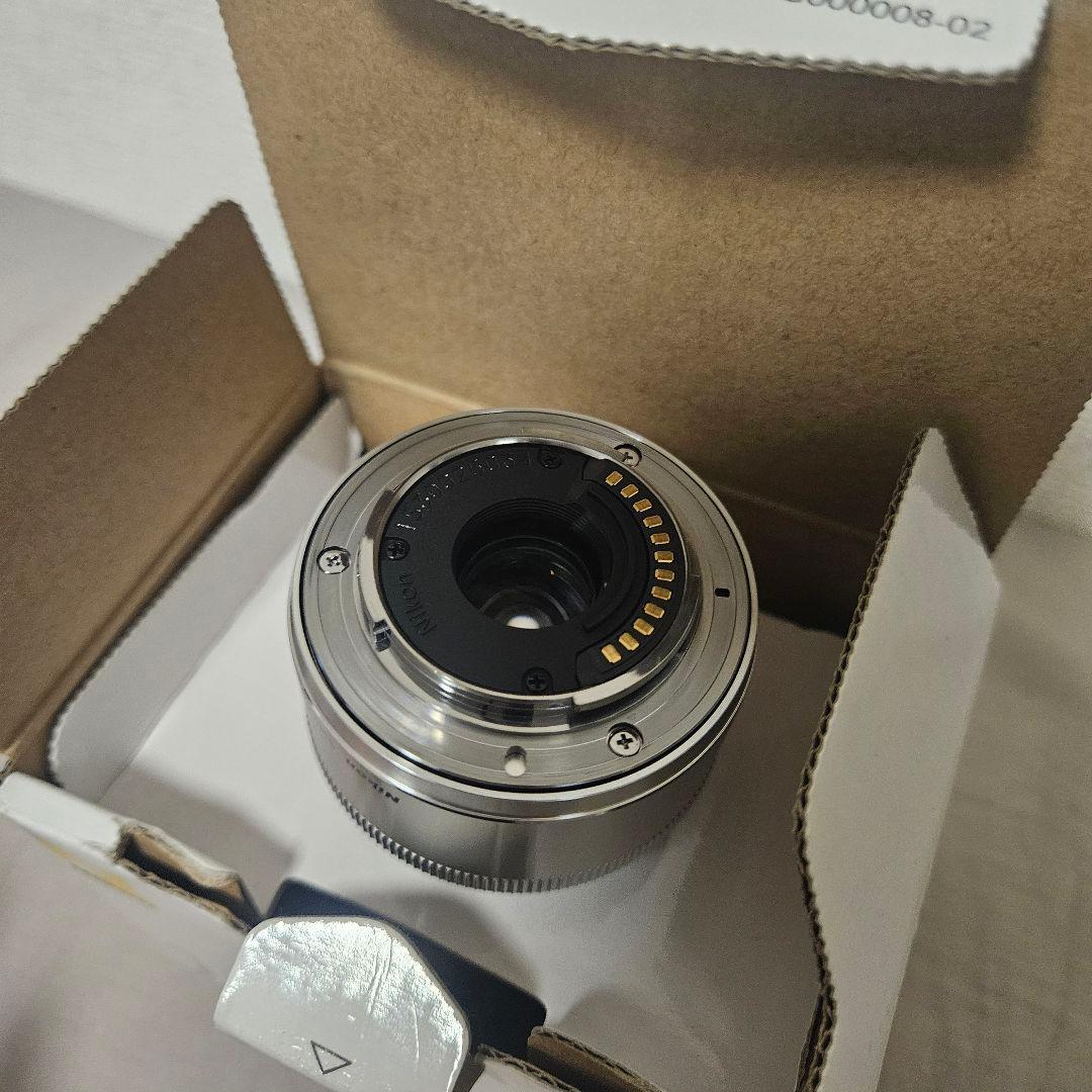 Nikon 1 NIKKOR 18.5mm f/1.8 シルバー