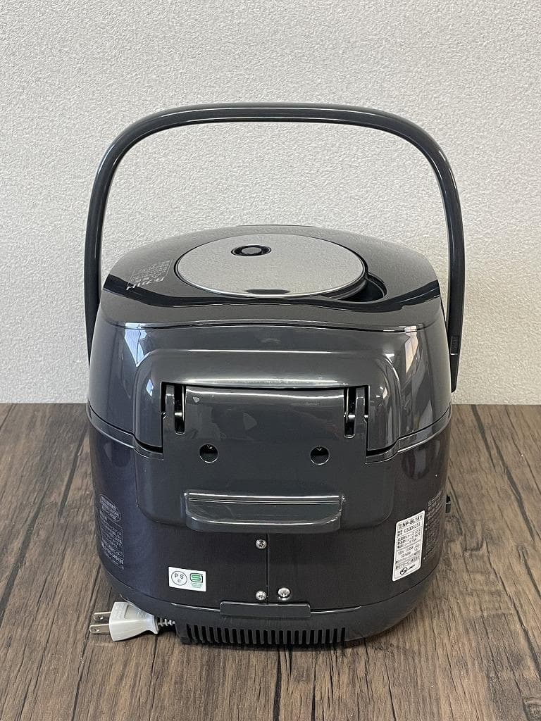 象印　圧力IH炊飯ジャー　NP-BL18　ブラック　2023年製