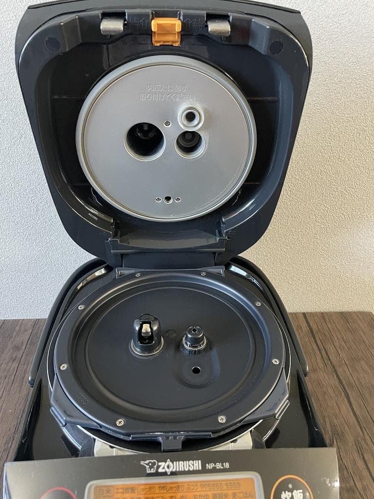 象印　圧力IH炊飯ジャー　NP-BL18　ブラック　2023年製