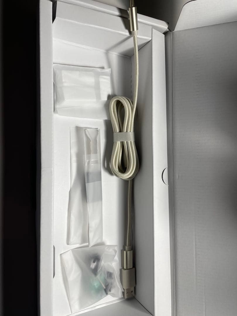 HM66 マグネティックキーボード ホワイト