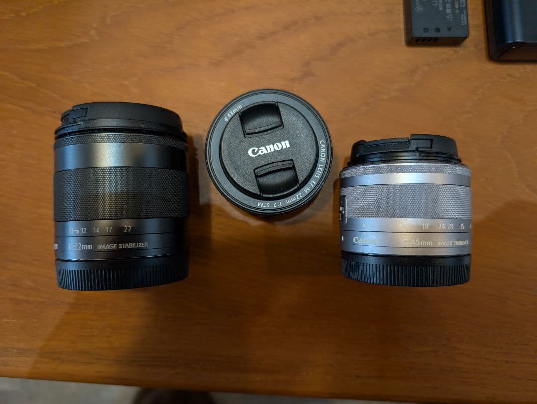 レンズ3本付！【Canon】 EOS Kiss M ホワイト