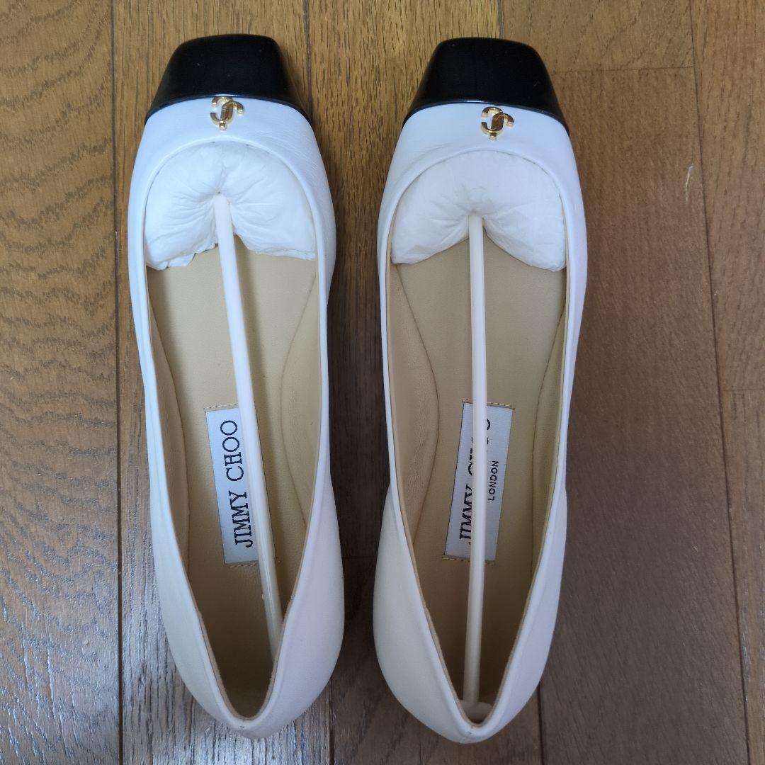 ジミー・チュウ　フラットシューズ