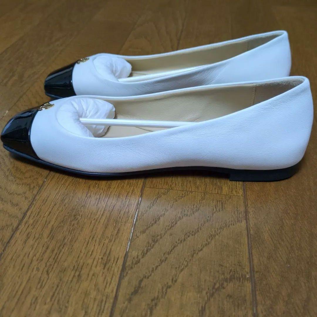 ジミー・チュウ　フラットシューズ