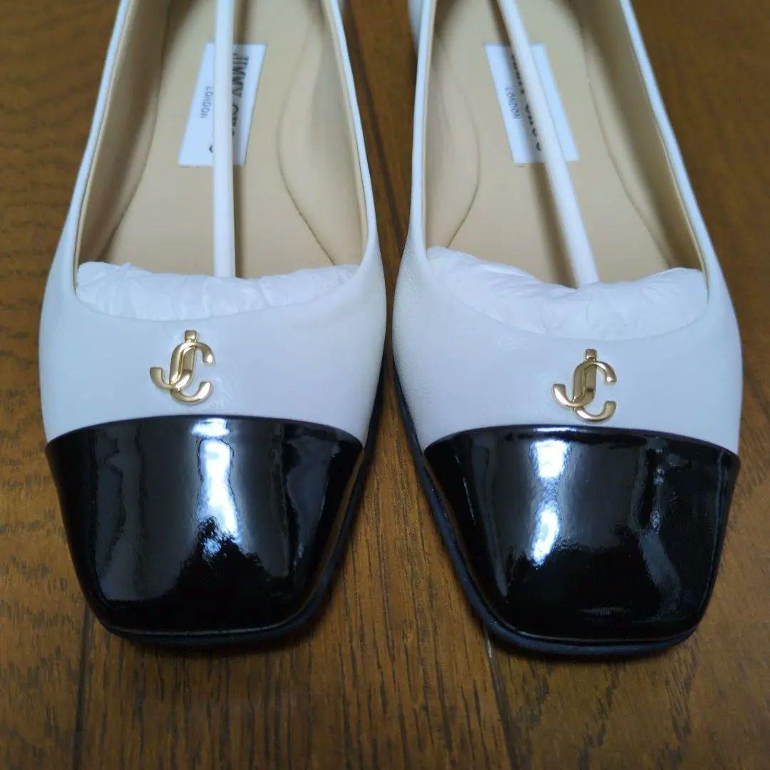 ジミー・チュウ　フラットシューズ