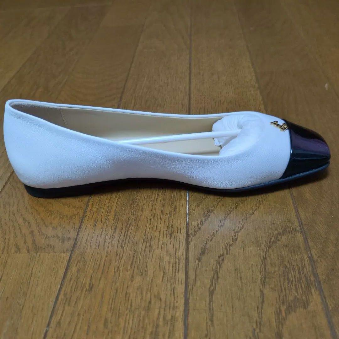 ジミー・チュウ　フラットシューズ