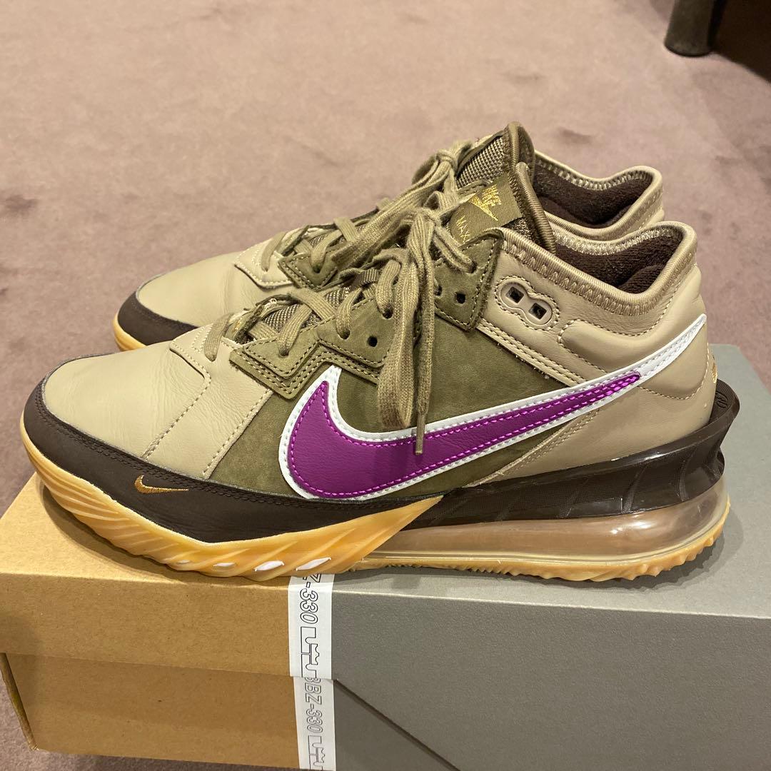 レブロン18 low NRG × アトモス コラボ　ソックス付き 28cm