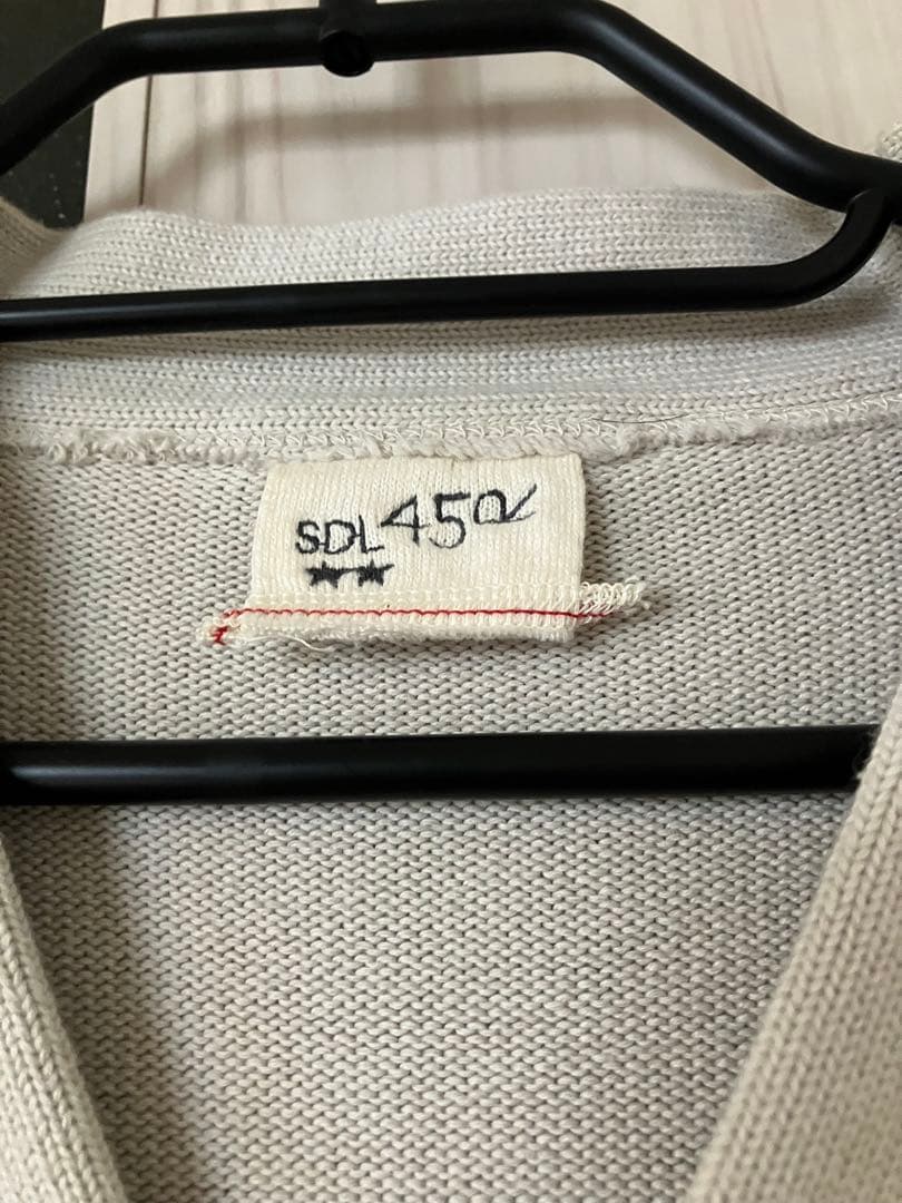 45R 77ニットソーの908レタードカーディガン