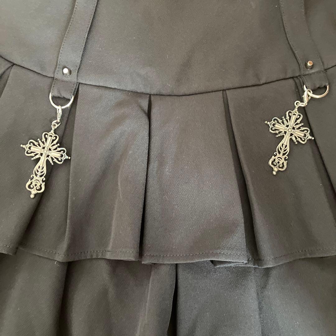 ハトメベルトつきフリルスカート