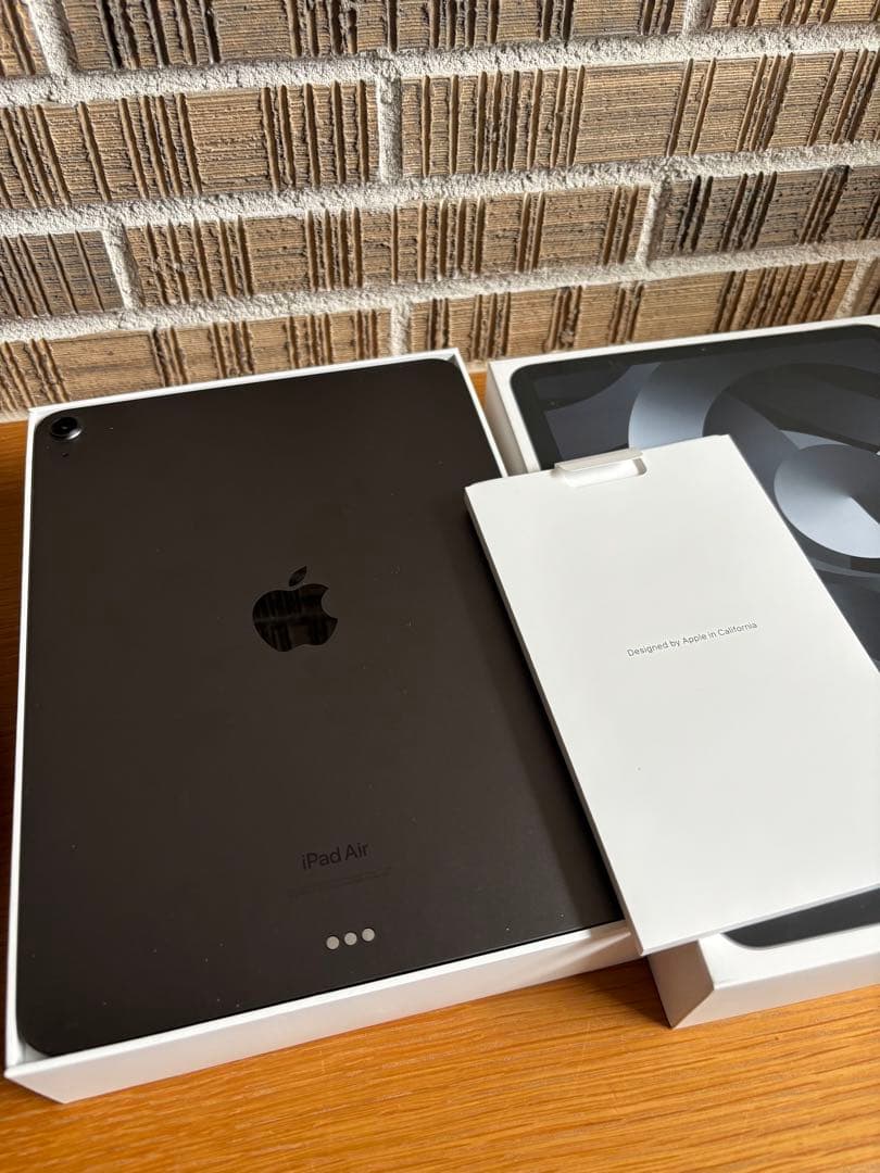 Apple iPad Air 5世代　64g