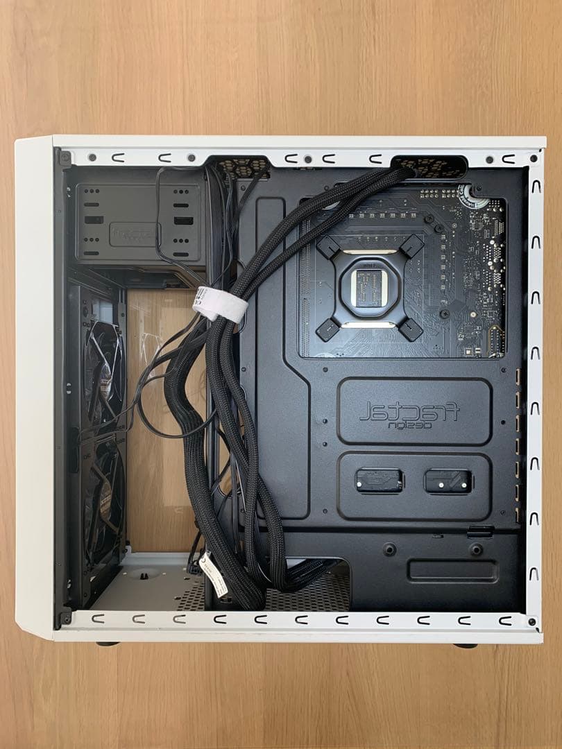 インテル　Core i5 12600K搭載自作PC ホワイト