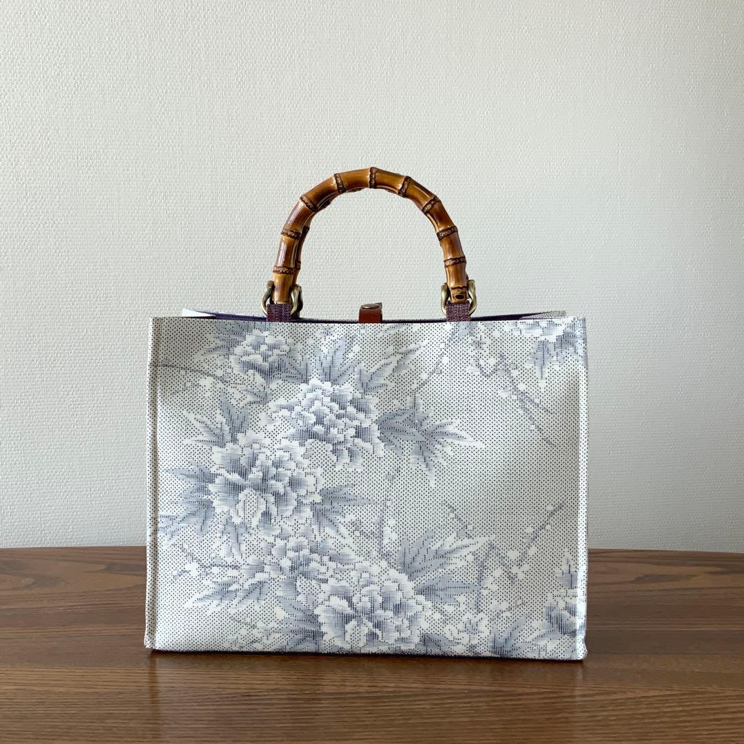 白大島紬 梅に満開の牡丹 リメイク バンブーハンドルバッグ ショッパー風