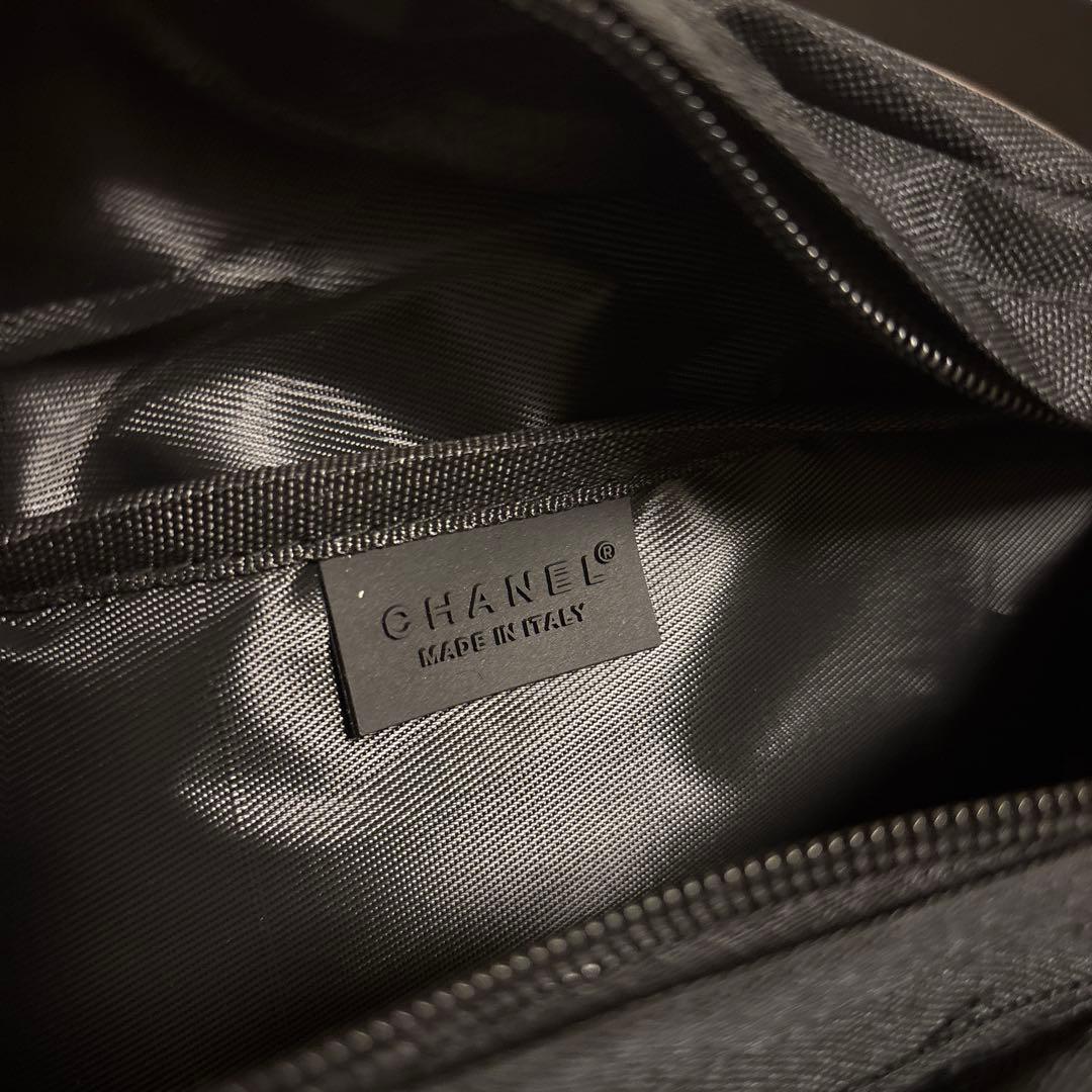 シャネル ノベルティ ボディバッグ 黒