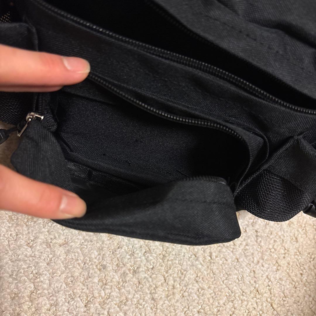 シャネル ノベルティ ボディバッグ 黒