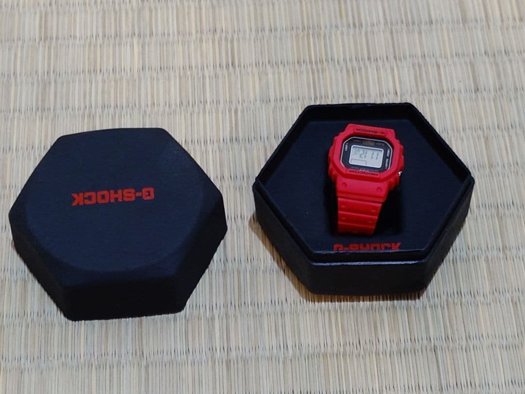 CASIO G-SHOCK nano DWN-5600-4JR レッド