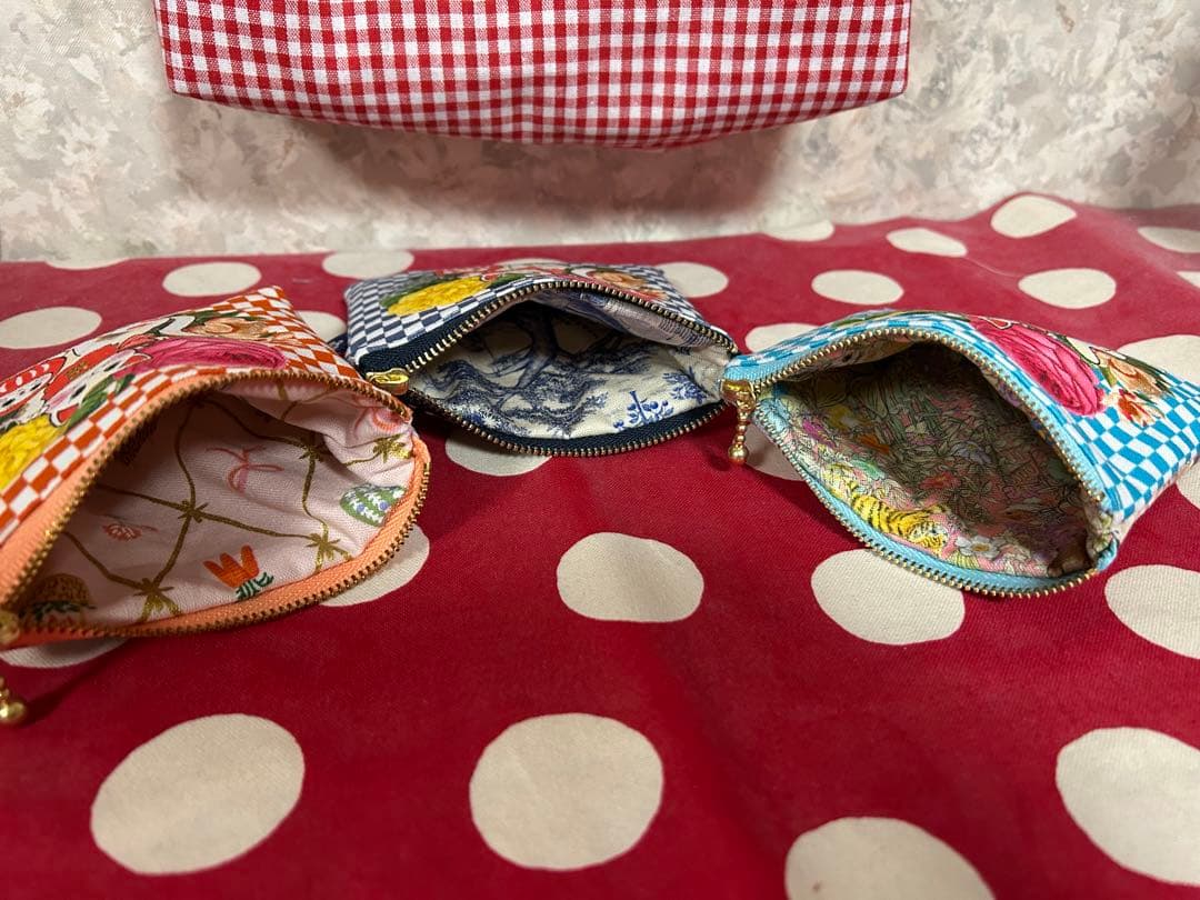 ラヴィ　ハンドメイドジョリーフルール 持ち手付巾着袋エピ＆ファスナーポーチ