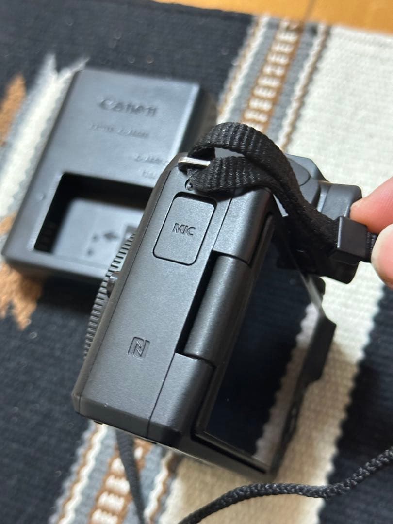 Canon EOS Kiss M ダブルレンズセット　ミラーレス