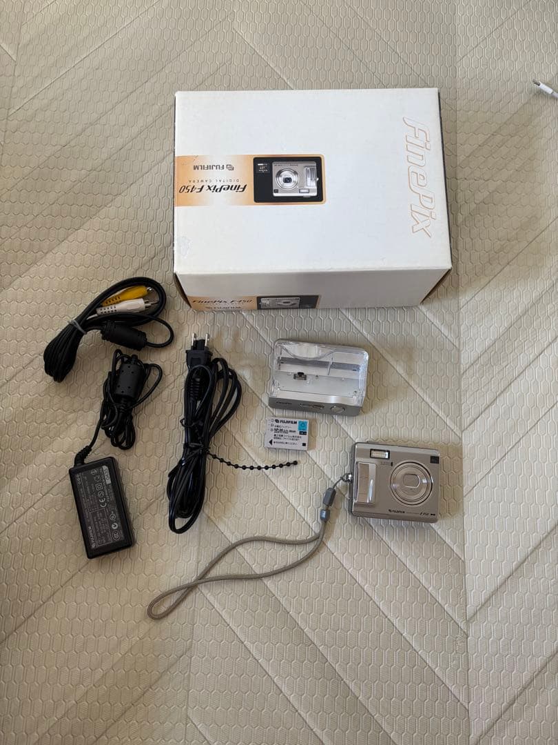 Fujifilm FinePix F450 コンパクトデジタルカメラ