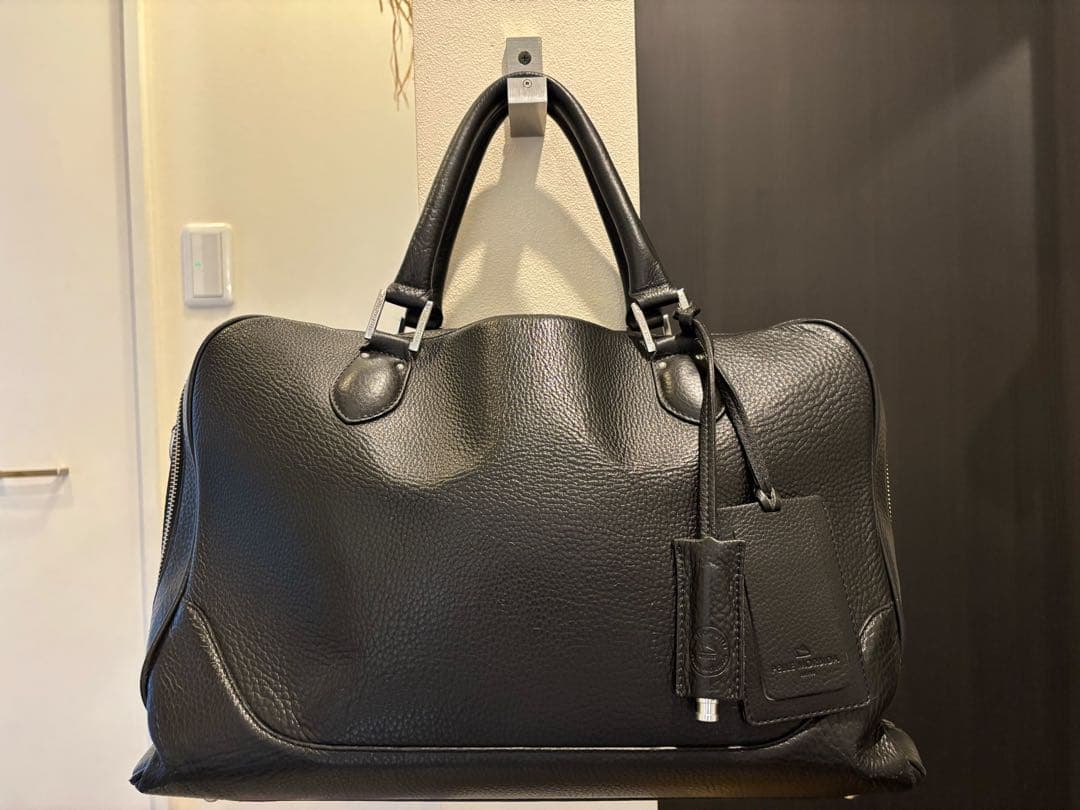 ペッレモルビダビジネスバック