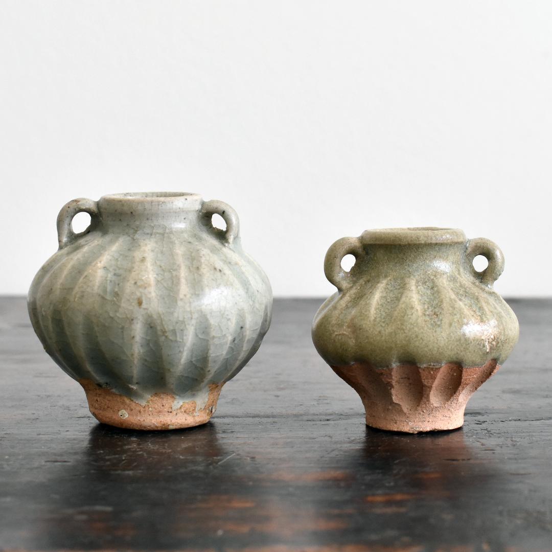 15～16世紀 東南アジア タイ宋胡録青磁鎬文双耳小壺2点セット スンコロク