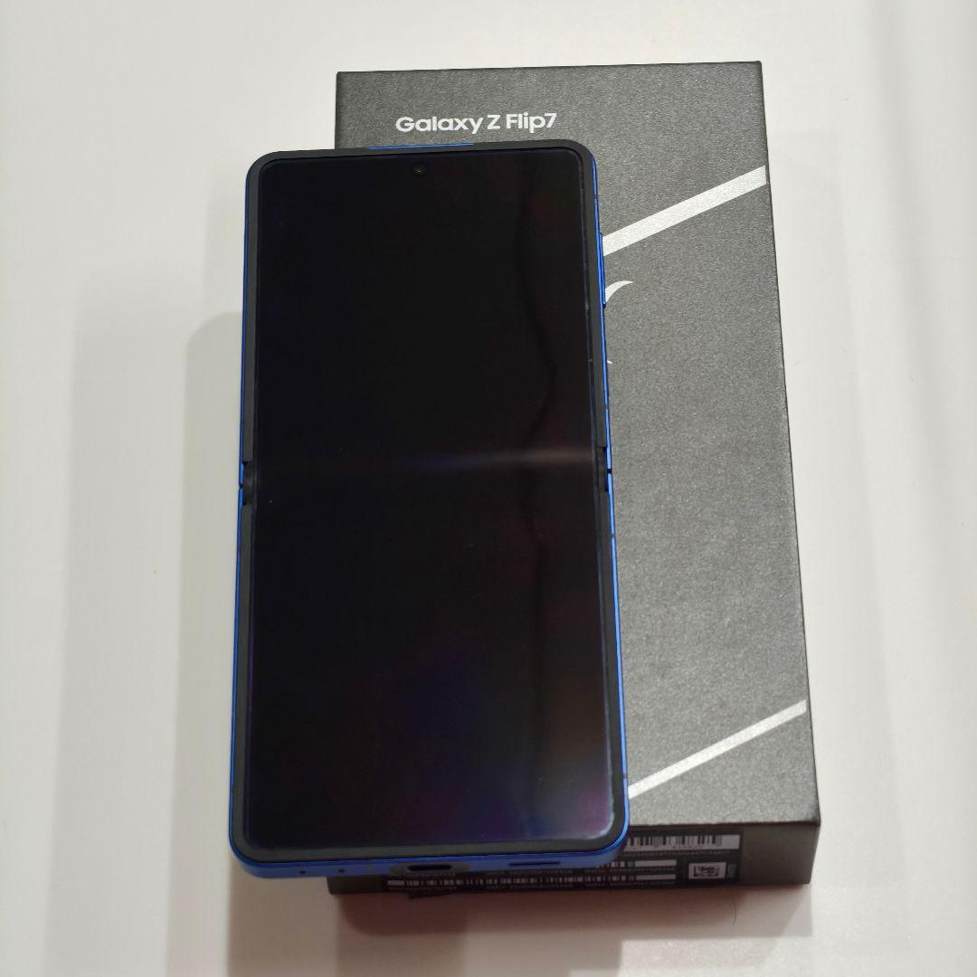 【値段交渉可能】Galaxy Z Flip 7 ブルシャドウ 512GB 韓国版