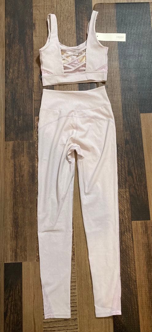 極美　emmi yoga エミヨガ　ヨガウェア　シンプル　速乾機能　S