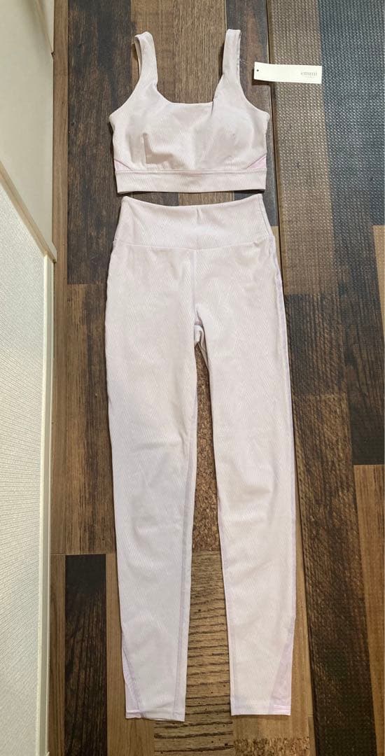 極美　emmi yoga エミヨガ　ヨガウェア　シンプル　速乾機能　S