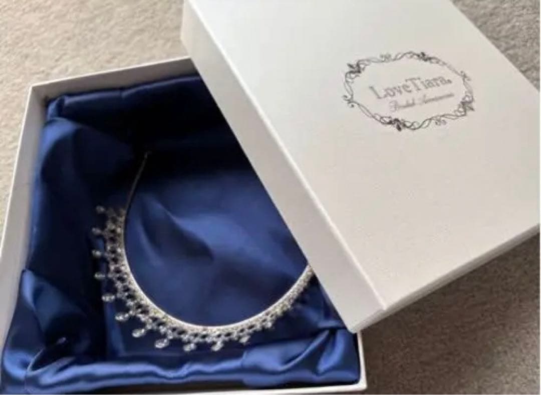 美品✨ ラブティアラ LoveTiara ナディア ジルコニア ティアラ