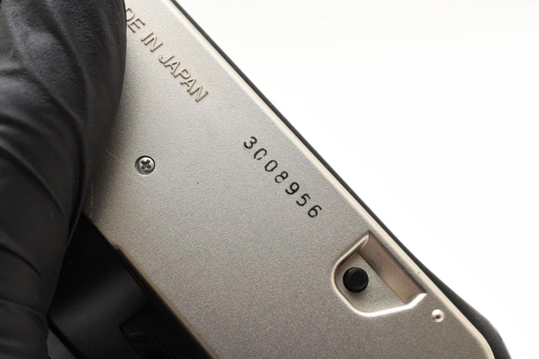 超美品 NIKON ニコン FM10 フィルムカメラ　モルト新品交換済 B543