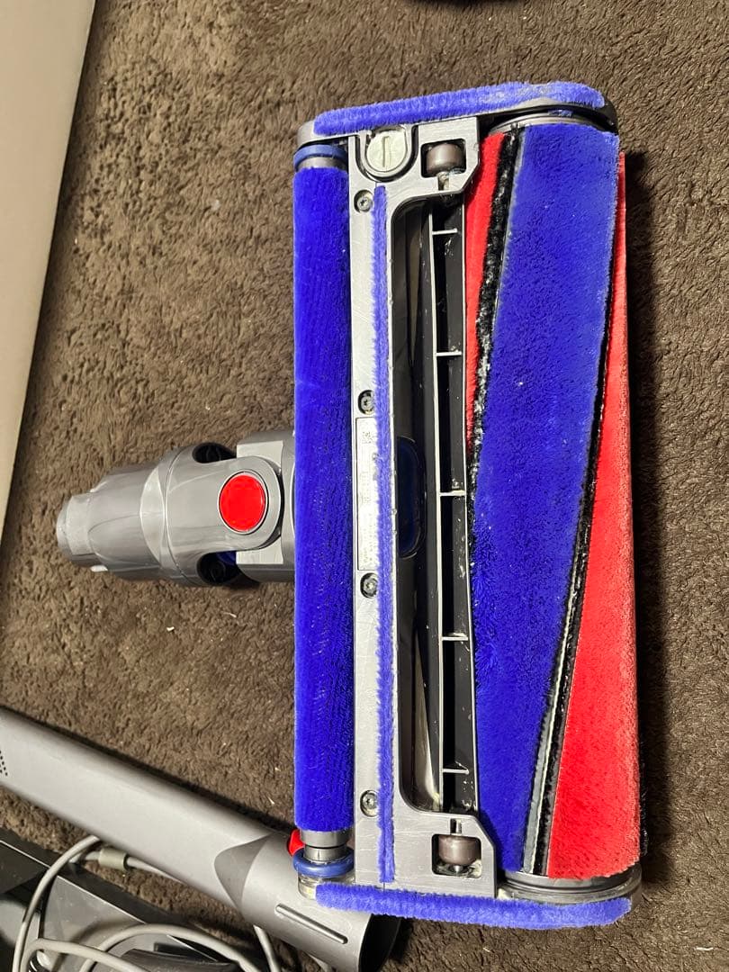 ダイソン dyson v8 fluffy 掃除機 サイクロン 吸引力