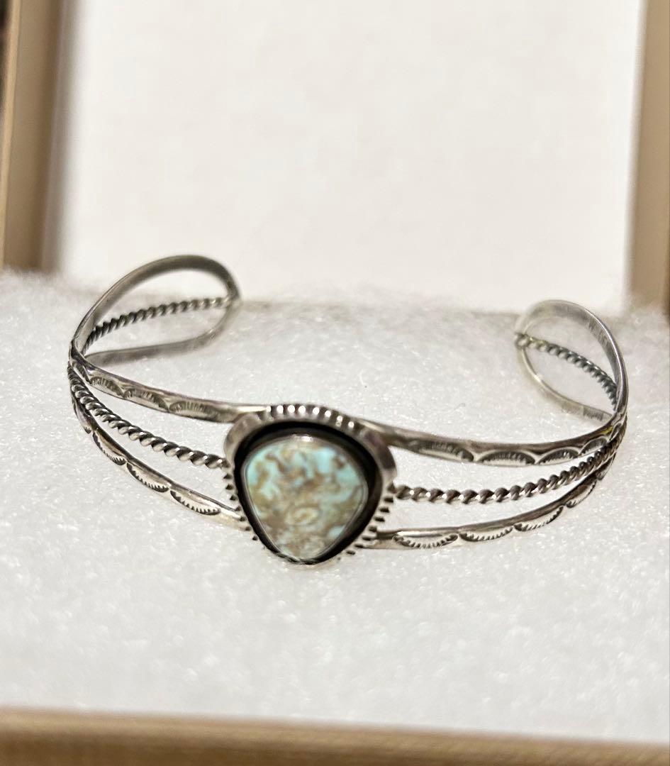 シルバーバングル