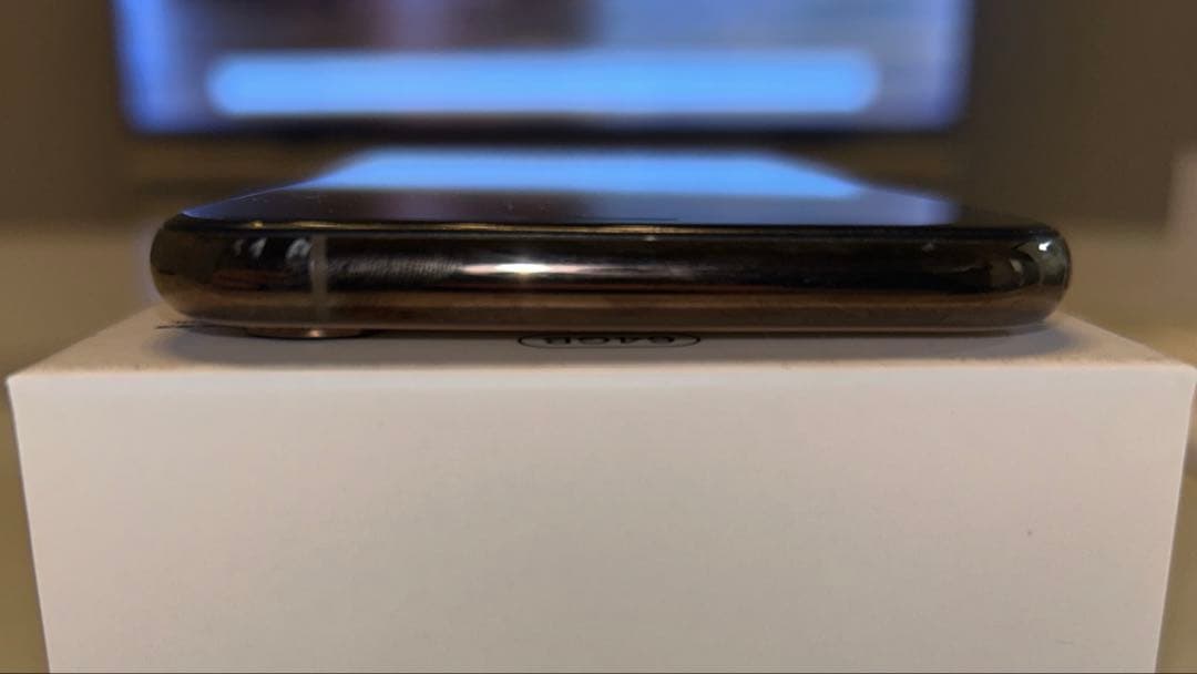 P*I様 Apple iPhone Xs Gold 64GB