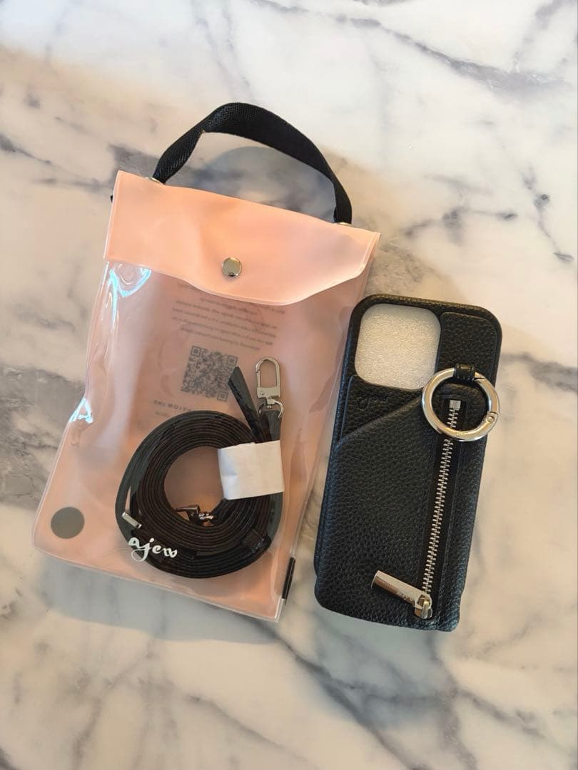 エジュー ajew iPhoneケース ストラップ　iPhone16pro