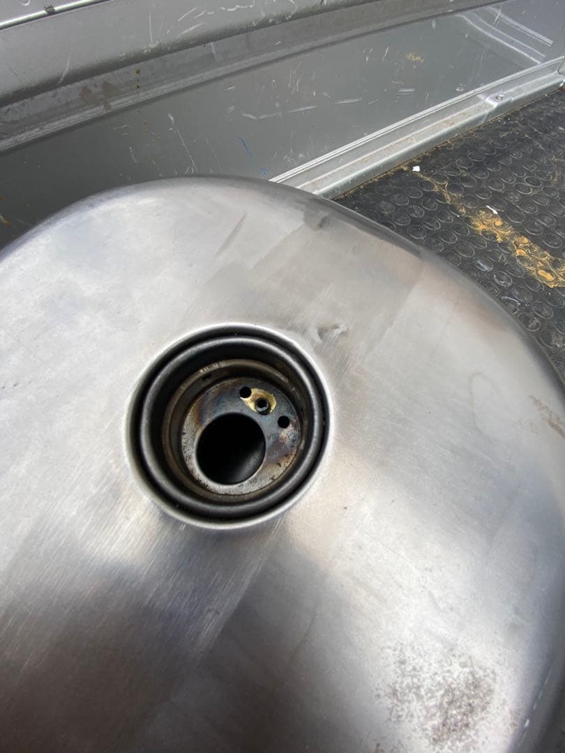 ハーレー　スポーツスター　キャブ用レガシータンク新品未使用小凹みあり　カスタム用