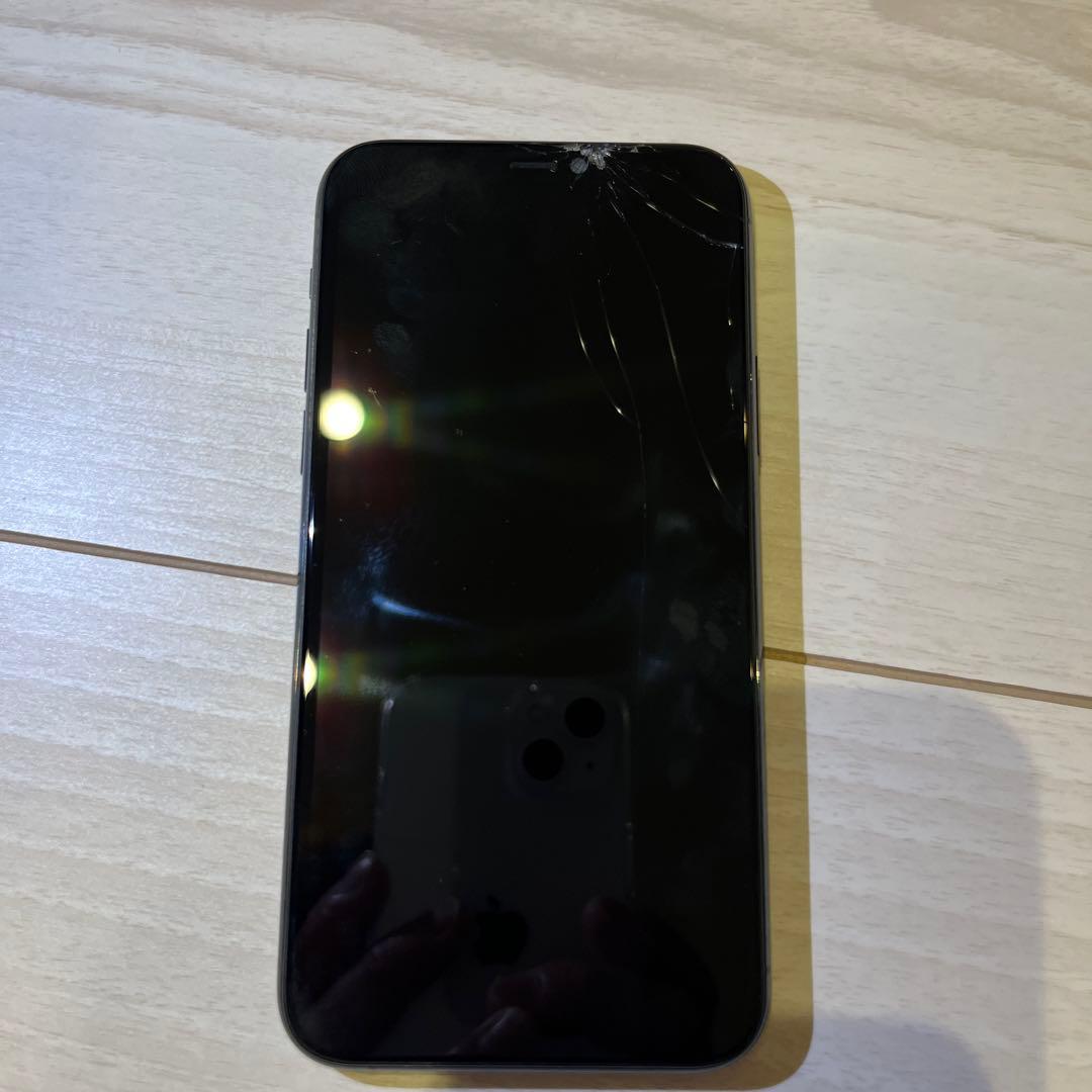 iPhone11pro 部品取り　画面割れあり