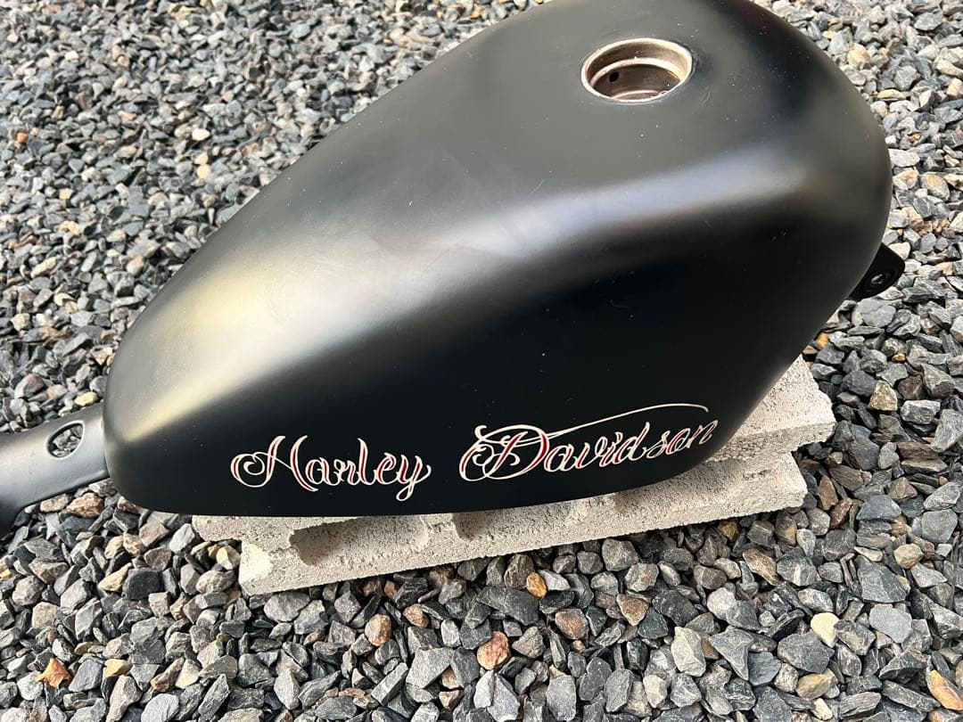 ハーレー　　スポーツスター　　タンク